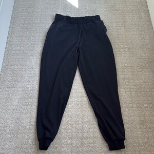 black lululemon joggers